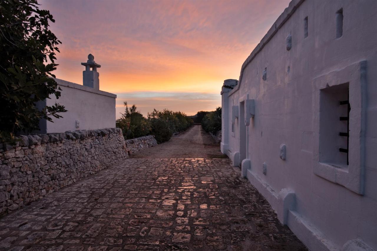 Masseria Le Carrube ออสตูนี ภายนอก รูปภาพ