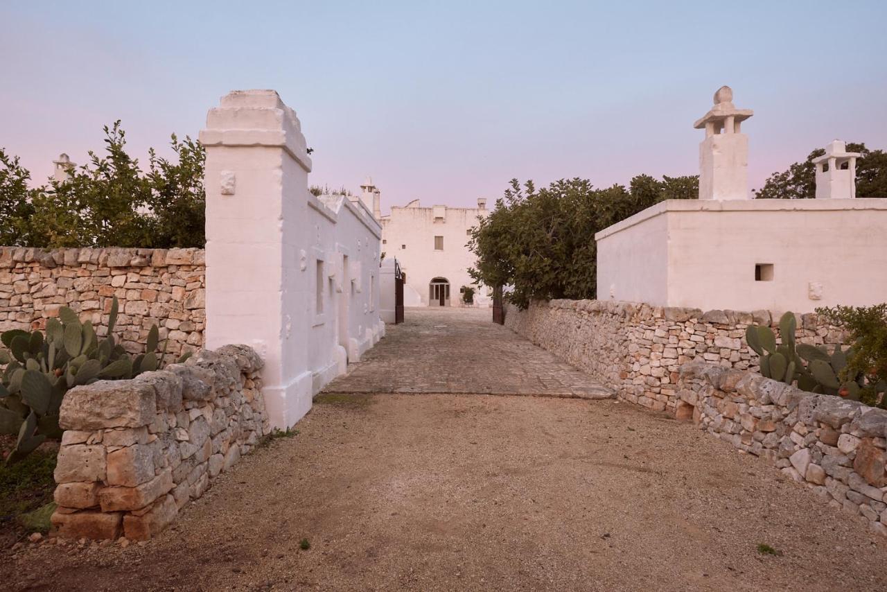 Masseria Le Carrube ออสตูนี ภายนอก รูปภาพ