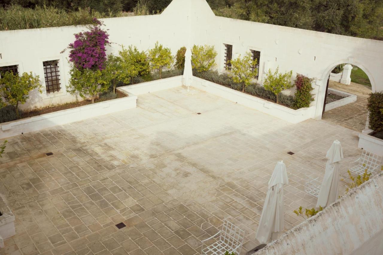 Masseria Le Carrube ออสตูนี ภายนอก รูปภาพ