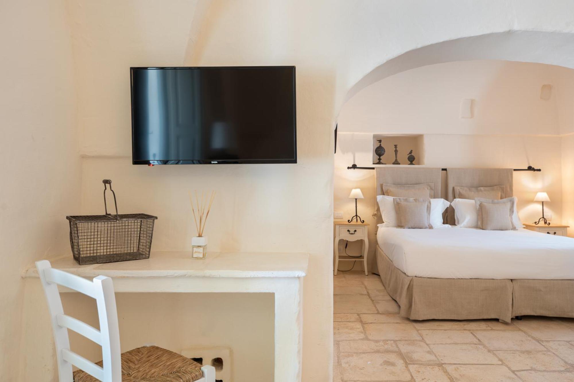Masseria Le Carrube ออสตูนี ภายนอก รูปภาพ