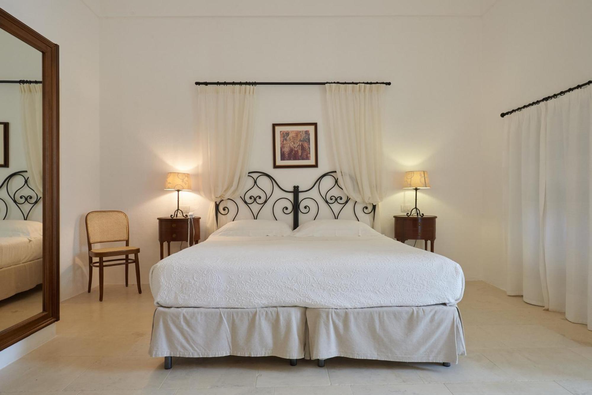 Masseria Le Carrube ออสตูนี ภายนอก รูปภาพ